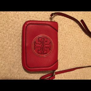 Non-authentic Tory Burch crossbody purse